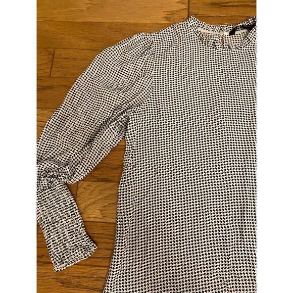 Zara Women's Black & White Houndstooth ruched Long-Sleeve Blouse size small - Picture 3 of 9
